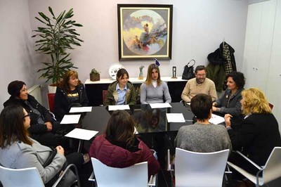 Oitenta e seis persoas apntanse ao novo curso de caixeira-o repoedora-or, organizado polo Concello