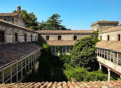 O Colexio Santiago Apstolo de Xesutas de Camposancos entra na lista vermella de patrimonio