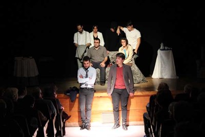 Teatro do Ar representa este venres as 20:00 horas a comedia -Distintas Compaas- na Casa da Cultura de Pedornes (Oia)