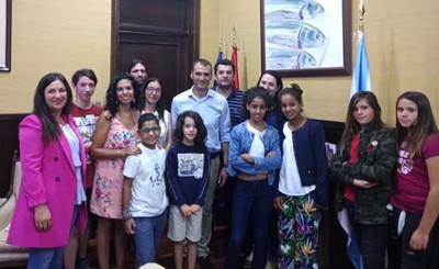 Recepcin aos nenos e nenas saharaus que pasarn o vern en Tui