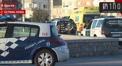 Rescatan a un furtivo tras caer al mar en A Guarda