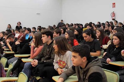 Mis de 1550 estudantes de Infantil, Primaria e Secundaria comezan un novo curso escolar en Tomio