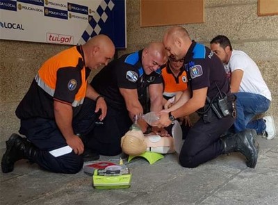 Polica Local e Proteccin Civil de Tui frmanse nun curso de Soporte Vital Bsico