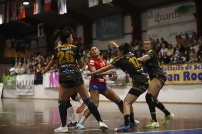 El Mecalia se impone con sufrimiento al Tenerife para auparse a la tercera posicin