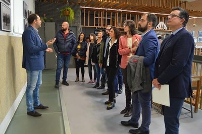 A alcaldesa de Tomio inaugura a mostra -Unha mirada de antao- con fotos da estadounidense Ruth Matilda Anderson