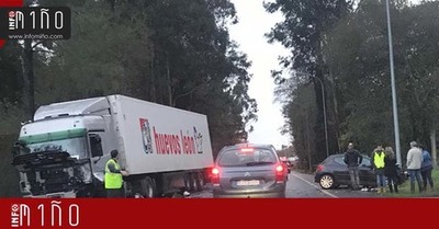 Un accidente ocasiona retenciones en la PO-552 en Tomio
