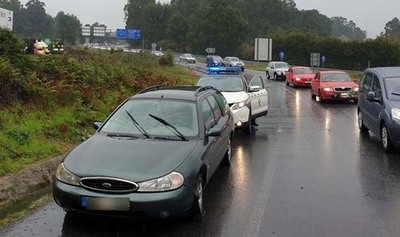 La Guardia Civil intercepta un conductor circulando por la autova A-55 en Tui con un cepo inmovilizador