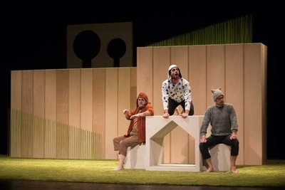 Tala Teatro presenta este sbado no Teatro Municipal de Tui  -Vida de cans-