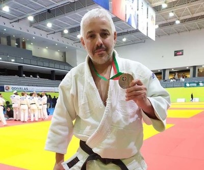 El judoka guards Sergio Fernndez obtiene una medalla de bronce