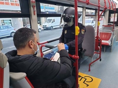 Javier Losada espera que las mascarillas del Gobierno lleguen -al mayor nmero de trabajadoras y trabajadores-
