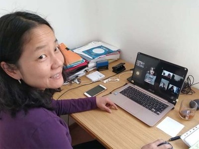 Unha profesora de chins imparte por videoconferencia a 30 alumnos e alumnas un curso organizado pola OMIX de Tomio 