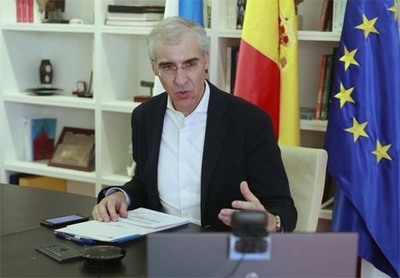 A Xunta avoga por traballar da man do comercio para po�er en marcha un plan de reactivaci�n econ�mica do sector