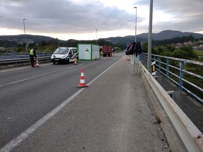 Uxo Bentez critica a -inaccin de Feijo- ante o peche dos pasos na fronteira entre Pontevedra e Portugal