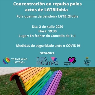 Concentracin en repulsa  queima da bandeira LGTBIQ+ en Tui