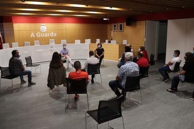 Guards y Concello abordan en una reunin las necesidades de la entidad