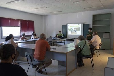 Un centenar de vecios contan xa cun composteiro individual en Tui