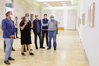 Anxo M. Lorenzo inaugura a exposicins -Domingo de andrade: xenio, gloria e oficio e -facer camio- en Tui