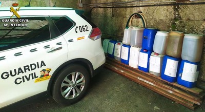 La Guardia Civil detuvo en Guillarei a un joven de Tomio con 300 litros de gasoil que haba sustrado en O Porrio  