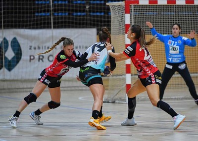 El Guards gana al Zuazo haciendo la goma (22-24)