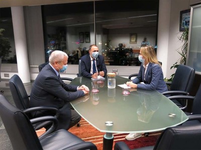 El conselleiro de Sanidad, el gerente de la EOXI de Vigo y la delegada territorial analizan la situacin sanitaria del rea