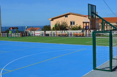 O Concello de Oia rehabilita o parque infantil de Viladesuso e leva a cabo melloras no campo de ftbol As Tornas