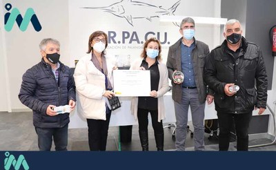 Maica Larriba felicita  organizacin de palangreiros guardeses Orpagu polo seu premio Alimentos de Espaa