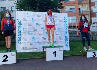 La deportista guardesa Milu Rodrguez alcanza la medalla de Oro en el Campeonato Gallego de marcha en pista de Invierno