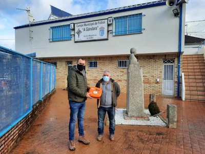 O Concello de Tui instala un novo desfibrilador no Campo Municipal de Ftbol de Guillarei 