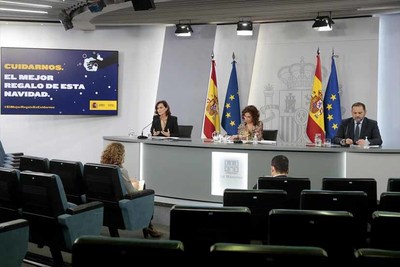 El Gobierno aprueba nuevas ayudas a los sectores del turismo, la hostelera y el comercio minorista