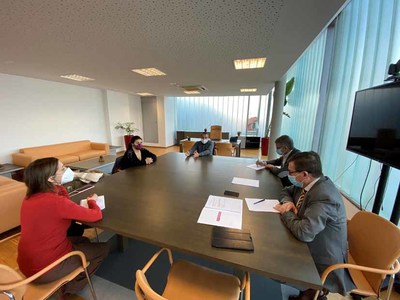 A Deputacin de Pontevedra smase  hostelara e ao comercio da provincia na esixencia  Xunta de Galicia dun plan de rescate 