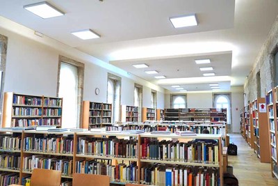 A Biblioteca Municipal de Tui presente nas redes sociais para promover a lectura