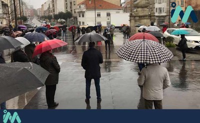 Mis dun cento de persoas participaron na cacerolada convocada pola Plataforma Hostalera Guardesa