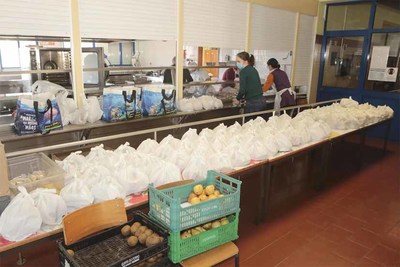 Camara de Caminha j entregou mais de 6000 refeicoes Em cerca de um mes e meio