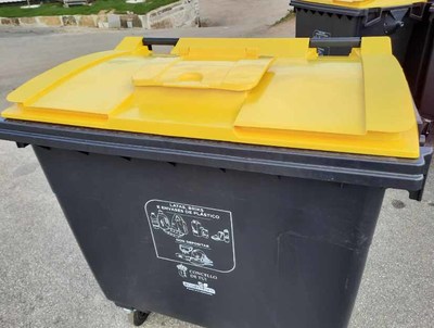 Aumentan os colectores de recollida selectiva con 5 novos contedores de papel e 12 de envases