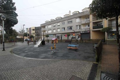 Tomio reformar o parque infantil da praza da Mina