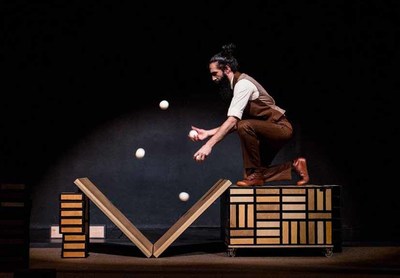 Tomio retoma a programacin cultural co espectculo -S- do artista Xampatito Pato