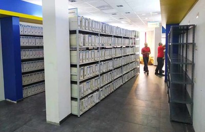 Tomio comeza o traslado provisorio do arquivo municipal para baleirar o edificio da futura biblioteca municipal