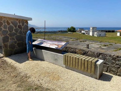 Oia continúa coa posta en valor do seu patrimonio cunha mesa informativa sobre as salinas do Aguncheiro Oia continúa coa posta en valor do seu patrimonio cunha mesa informativa sobre as salinas do Aguncheiro