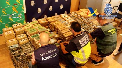 Incautada ms de una tonelada de cocana oculta con un sofisticado sistema en el techo y en el suelo de un contenedor