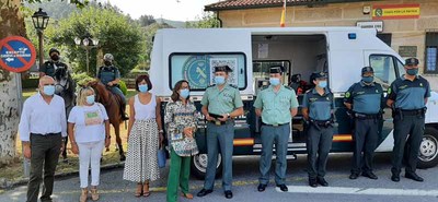 Mis de 250 entidades da provincia colaboran na campaa -No caminas sola-