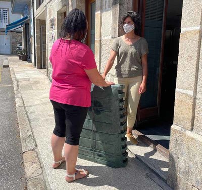 O Rosal repartiu mis de 400 composteiros entre a vecianza