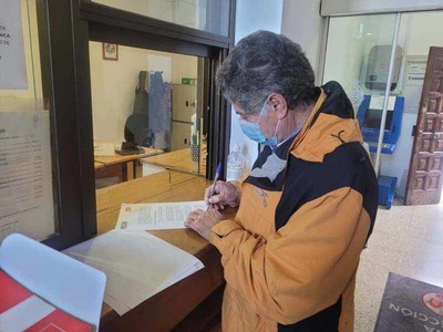 PSdG-PSOE de Oia: Sra. Correa, as non se defende a sanidade pblica