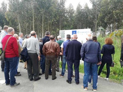 Representantes e usuarios das tradas veciais de Oia viaxarn a Abegondo para coecer as melloras no abastecemento autnomo 
