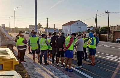 A prctica totalidade do persoal da empresa IKF da Guarda secunda o primeiro da de folga contra a dobre escala salarial