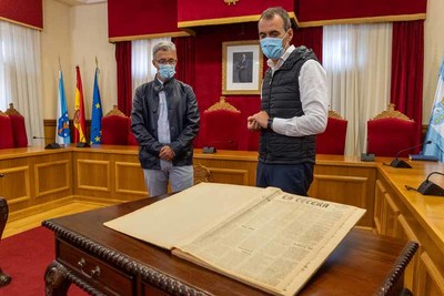 O Concello de Tui recibiu a doazn da coleccin do xornal tudense La Tetera 
