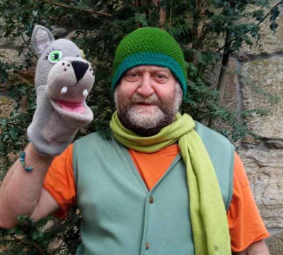 Anxo Moure presenta o contacontos -Pes de Lobo. Un lobo na biblioteca- este mrcores en Tui