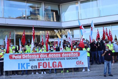Persoal de IKF e delegados/as da CIG mobilzanse en Vigo para forzar a intervencin da Xunta no conflito