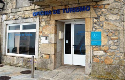 Cerca de 5.000 persoas pasaron pola oficina de turismo de Oia este vern