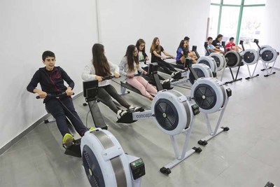 Alunos do Agrupamento de Escolas do Concelho de Caminha vao ter aulas de remo, nataao, SUP e canoagem