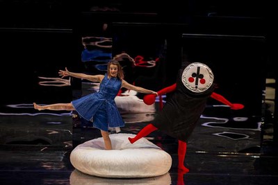 Traspediante presenta este venres no Teatro Municipal de Tui -Nina Ninette-